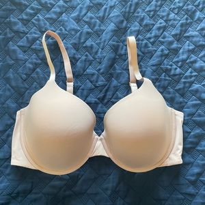 VS Lightly Lined T-Shirt Demi 38DD